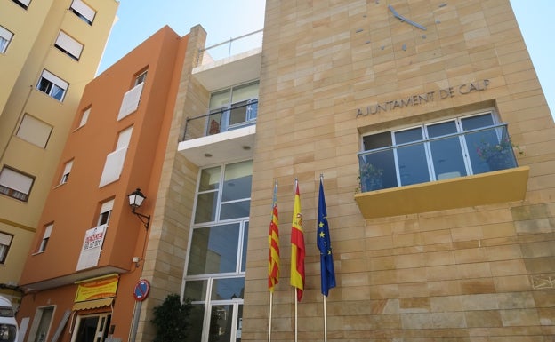 La alcaldesa de Calpe retira sus competencias por «pérdida de confianza» a dos conejales