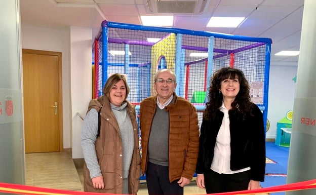 Montaverner inaugura un parque infantil cubierto