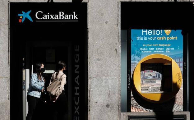 CaixaBank regala a sus clientes 200 euros o un televisor: cómo conseguirlo