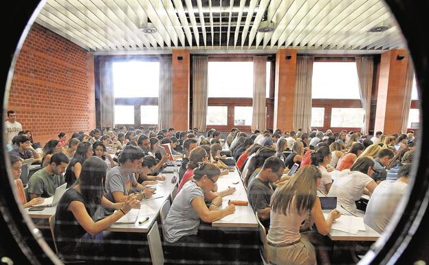 Cómo solicitar las becas universitarias: plazos y requisitos