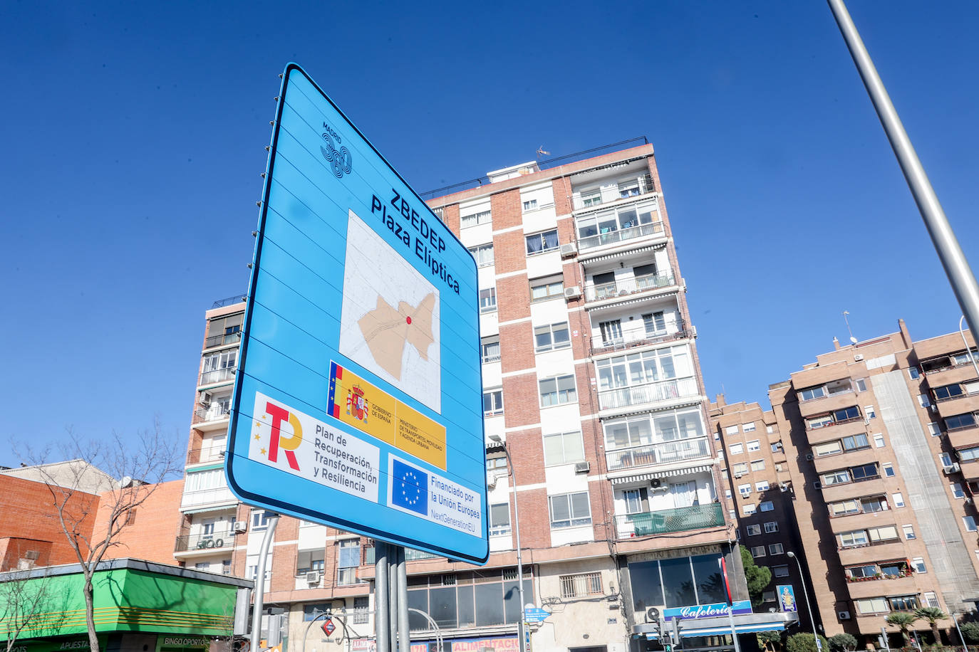 Frenazo a la zona de bajas emisiones en Valencia