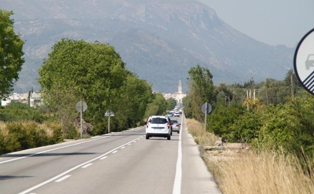 Fallece un motorista de 41 años al sufrir un accidente en término de Pego