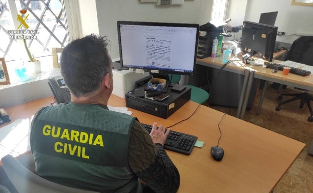 Identifican a cinco personas como autores de varias estafas en la venta de vehículos online