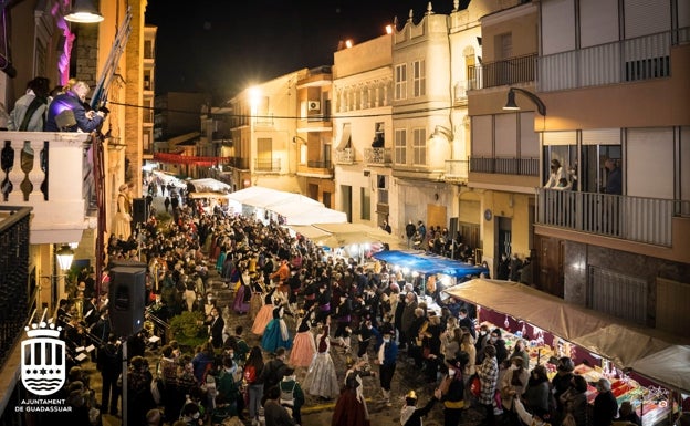 De la carne a los rollitos y la mistela para honrar a Sant Vicent en Guadassuar