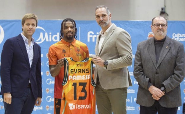 Shannon Evans: «He venido a Valencia porque quería jugar la Euroliga sin dejar la Liga ACB»