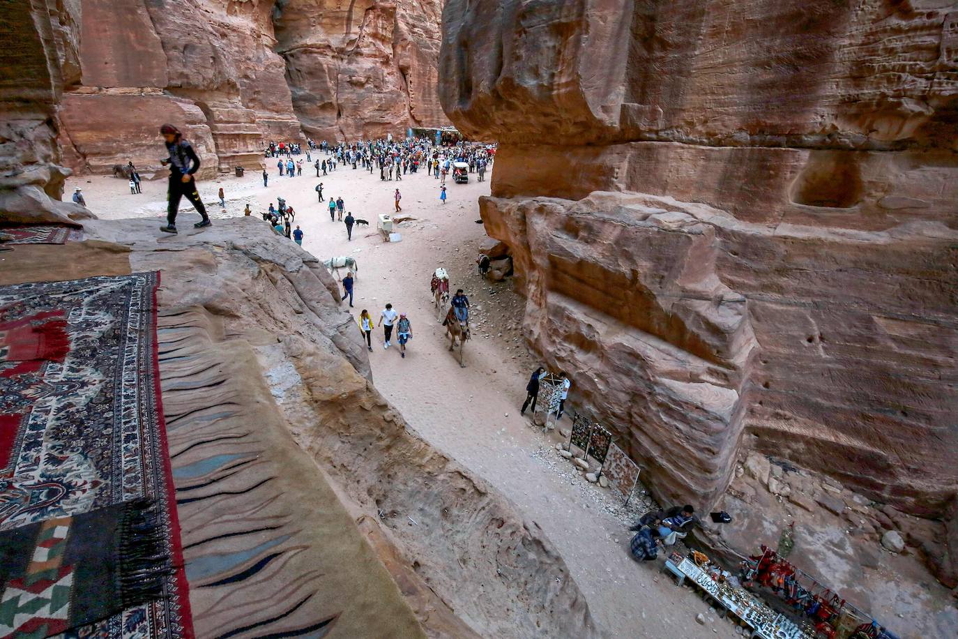 Invasión en Petra: la 'Ciudad Rosa' deja de ser la ciudad fantasma