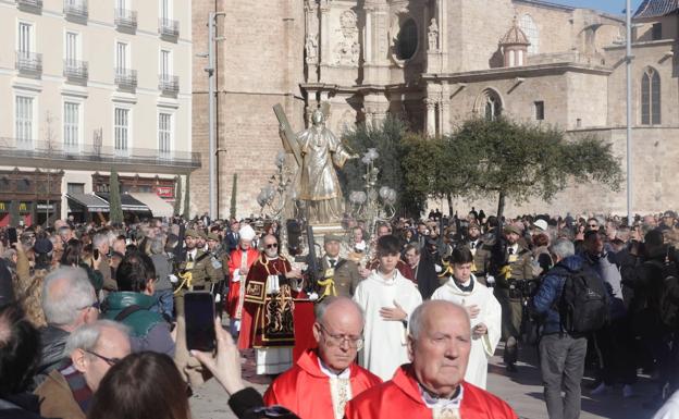 San Vicente Mártir llena las calles de Valencia