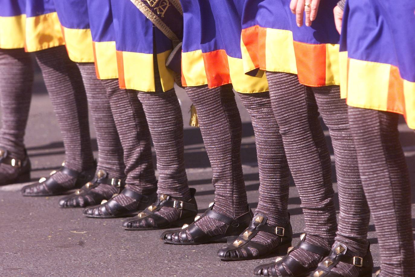 Cortes de calles en Alicante por las entraetas nocturnas y el desfile de Moros y Cristianos