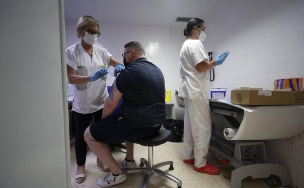 Dónde vacunarse del Covid y la gripe sin cita previa en Alicante