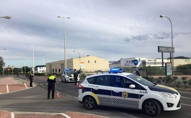 Detienen a un conductor en Xàbia que conducía casi al triple de la velocidad permitida