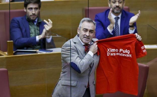 Azud transforma Les Corts en un polvorín para Puig