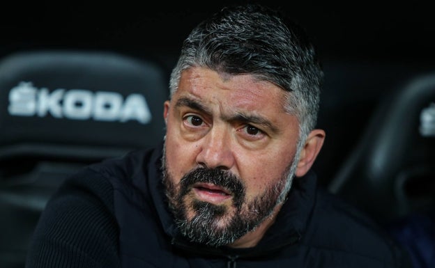 Gattuso: «El club sabe que me falta un centrocampista. Estoy esperando»