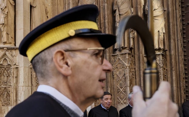 El ministro Planas promete que habrá suficiente agua para Alicante pese al recorte del trasvase