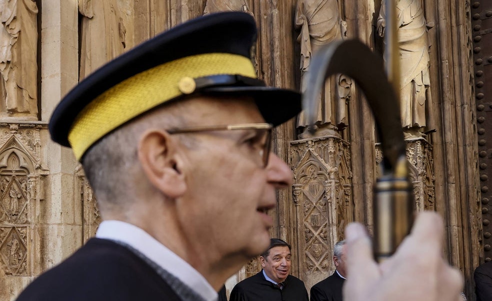 El ministro Planas promete que habrá suficiente agua para Alicante pese al recorte del trasvase