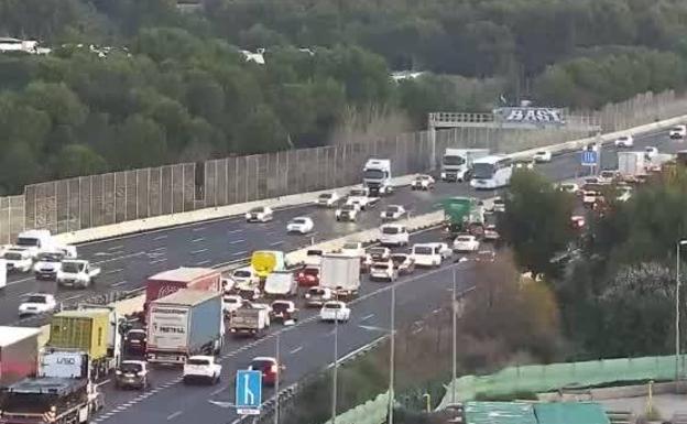 Colas kilométricas en la Pista de Ademuz colapsan la salida de Valencia