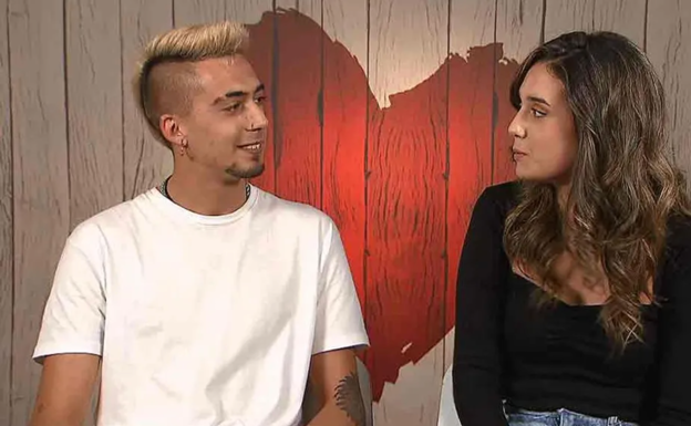 La reacción de Julia al ver al Johnny Depp de 'First Dates': «Madre mía, un punky»