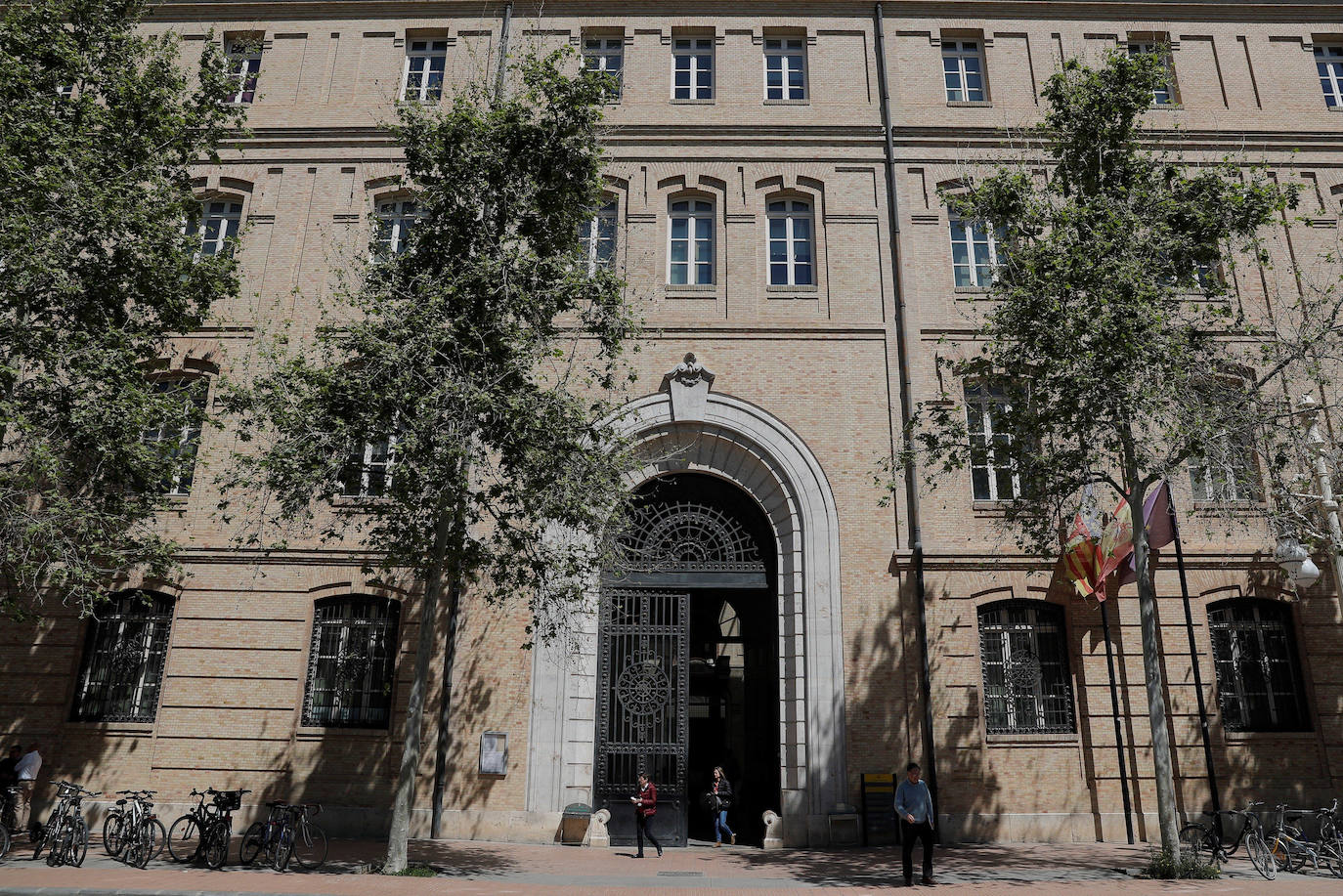 Los vecinos aceptan retirar los recursos de Tabacalera para poner fin al conflicto judicial