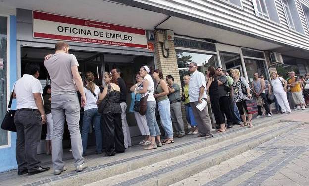 El mercado laboral pisa el freno en enero y se destruyen más de 215.000 empleos