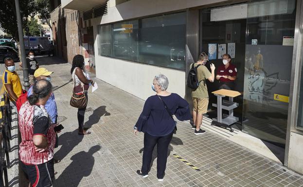 El paro sube en 6.776 personas en enero en la Comunitat, hasta los 345.019 desempleados