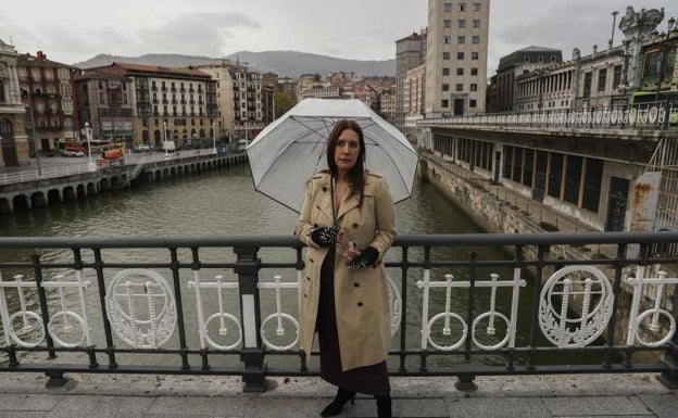 La escritora Dolores Redondo visita Valencia