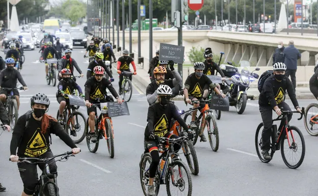 Los ciclistas estallan contra el Consell tras multar a dos deportistas en la Font Roja