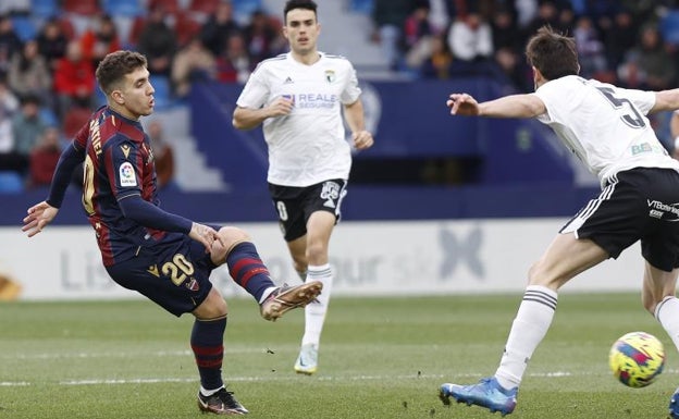 El Levante afina la puntería