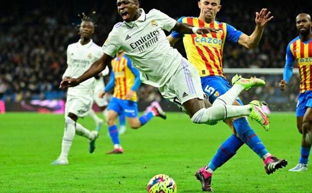 Gabriel Paulista, dos partidos de suspensión