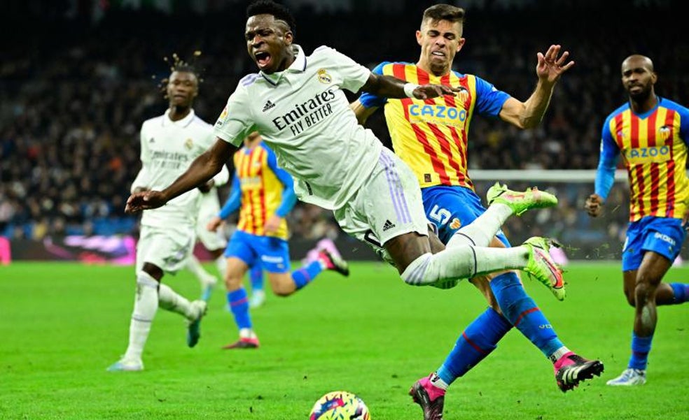 Paulista ya conoce su sanción por la dura entrada a Vinicius