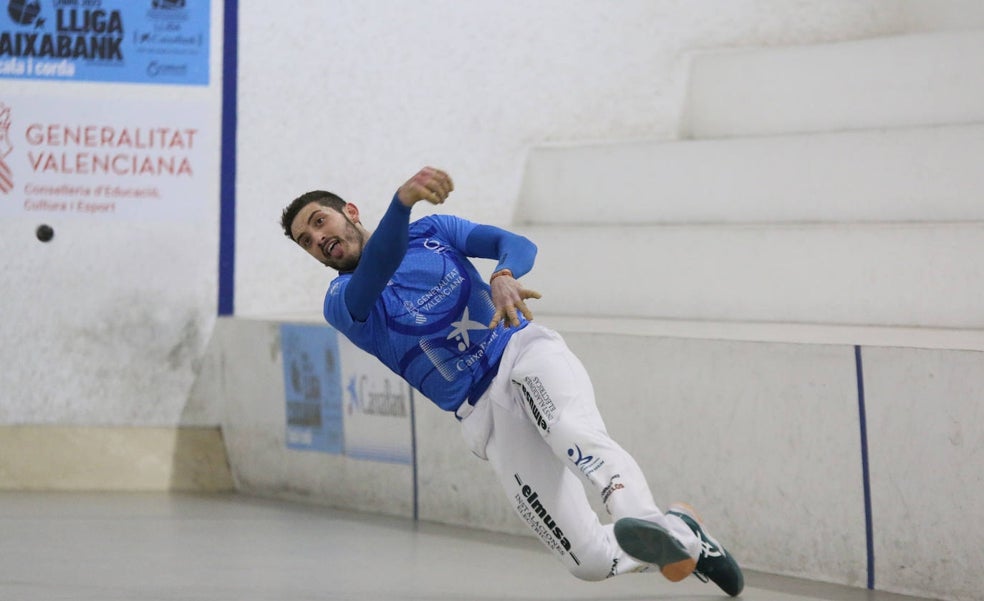 Nacho marca diferencias en Pelayo