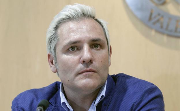 Cañizares reclama la vuelta de un extécnico valencianista para salvar al equipo