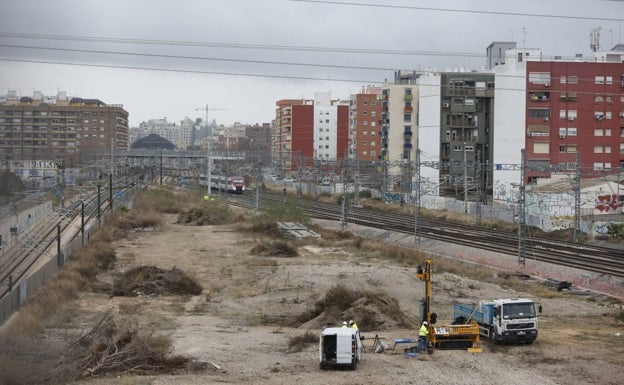 El Gobierno retrasa otros seis meses la resolución del estudio del túnel pasante presentado hace año y medio