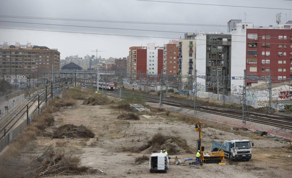 El Gobierno retrasa otros seis meses la resolución del estudio del túnel pasante presentado hace año y medio