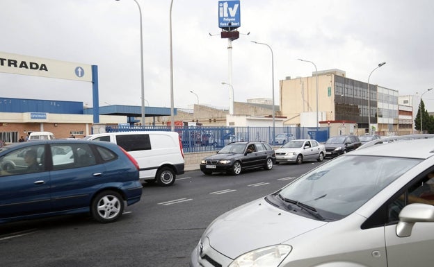 Las ITV valencianas siguen sin dar citas y vuelven a criticar las formas de la reversión