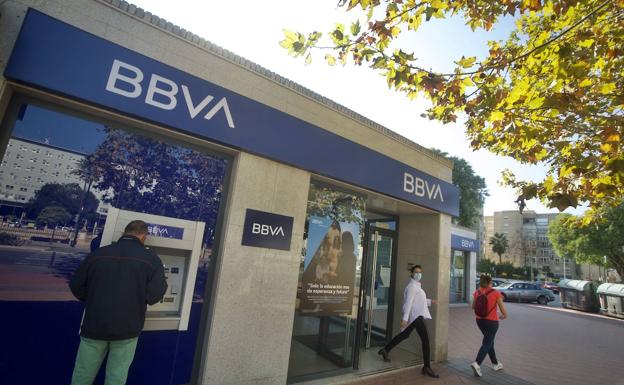 El BBVA explica qué son los gastos hormiga, fantasma y vampiro