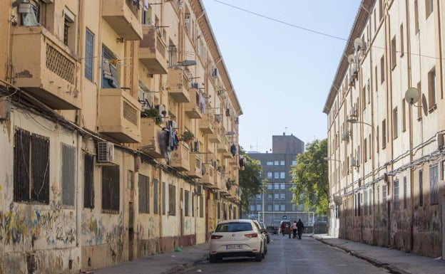 Sandra Gómez presenta un informe para las Casitas Rosa de Valencia que sólo dice que hay que hacer más estudios