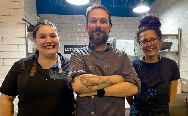 Cocina del mundo emboscada en un mercado de Alicante