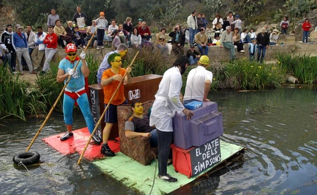 Pego arranca el Carnaval con el tercer pregón de la asociación Atzaïla a cargo de la actriz Maria Juan