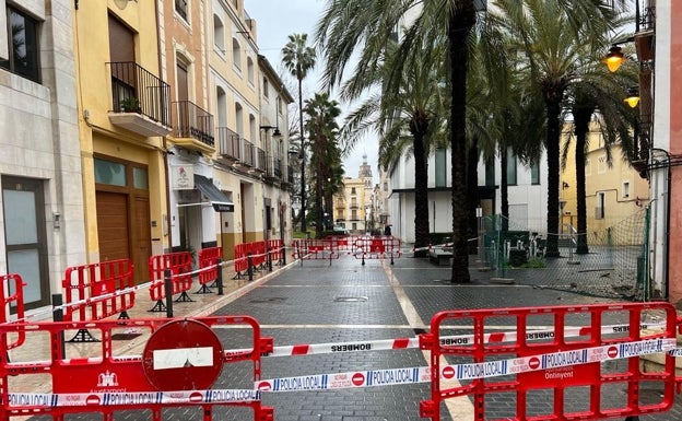 Cae parte de una vivienda del casco antiguo en Ontinyent