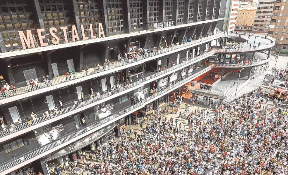 El debate sobre el futuro de Mestalla se recrudece en el año de su centenario