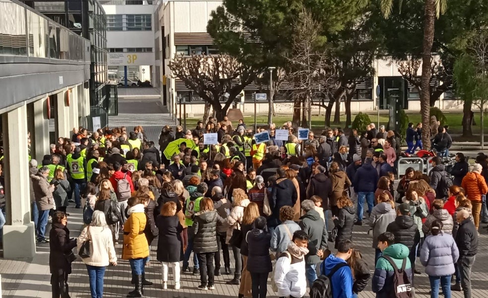 La huelga de informáticos de la UPV suspende exámenes, congresos y clases y deja webs caídas