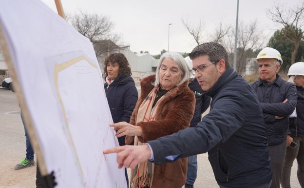 Ontinyent y Sanidad coordinan las mejoras urbanísticas en el entorno del Hospital