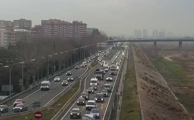 Hasta 20 kilómetros de atascos en los principales accesos de Valencia