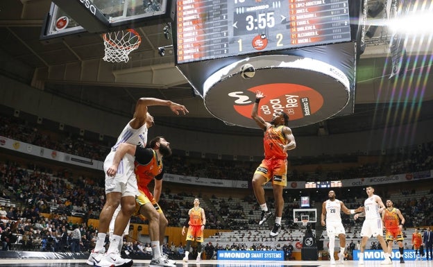 Derrota del Valencia Basket en la Copa entre el honor y el cabreo (86-85)
