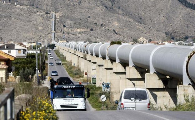 El Consell asegura que el Gobierno le ha «obligado» a recurrir el Plan Hidrológico que recorta el trasvase