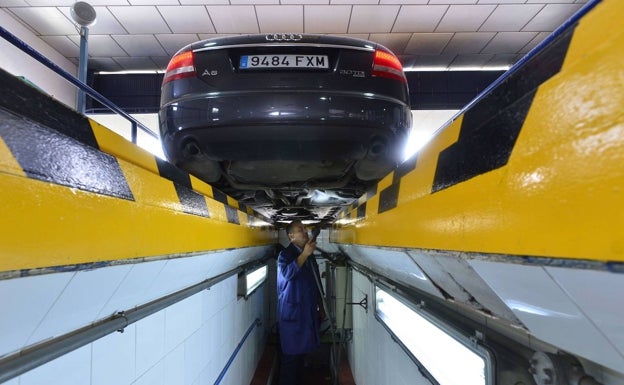 Tres estaciones de ITV en Valencia van a la huelga desde este lunes