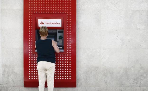 El Banco Santander sube a 350 euros el regalo de dinero en efectivo: cómo conseguirlos