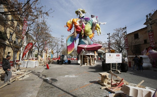 Las comisiones de la Seu-Xerea-El Mercat piden al Ayuntamiento que apague las cámaras en Fallas