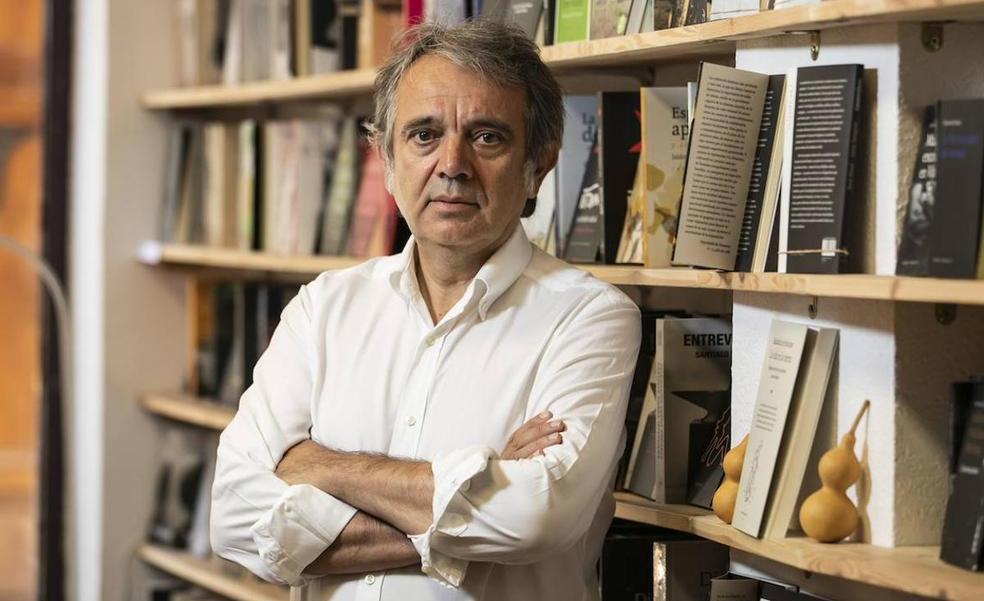 Jorge Alacid retrata el «espinazo moral» de la Transición en su primera novela