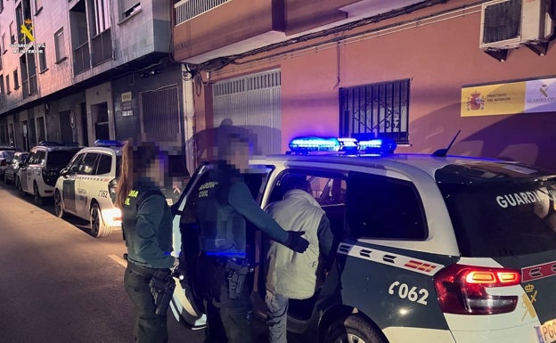 Detenido un hombre 73 de años por robar en vehículos en tres municipios de l'Horta