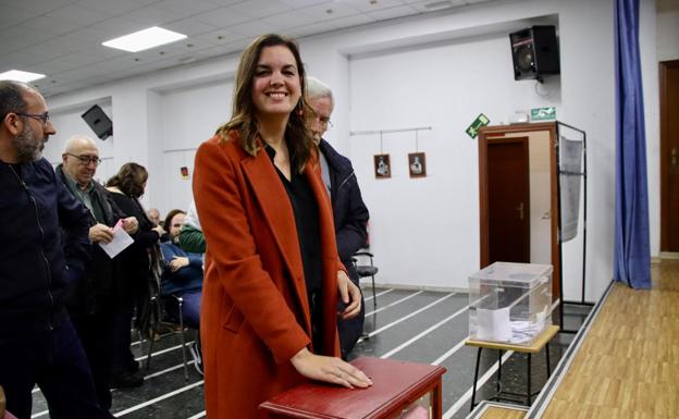 Los socialistas de Valencia retiran la confianza a Aarón Cano y le empujan a Les Corts